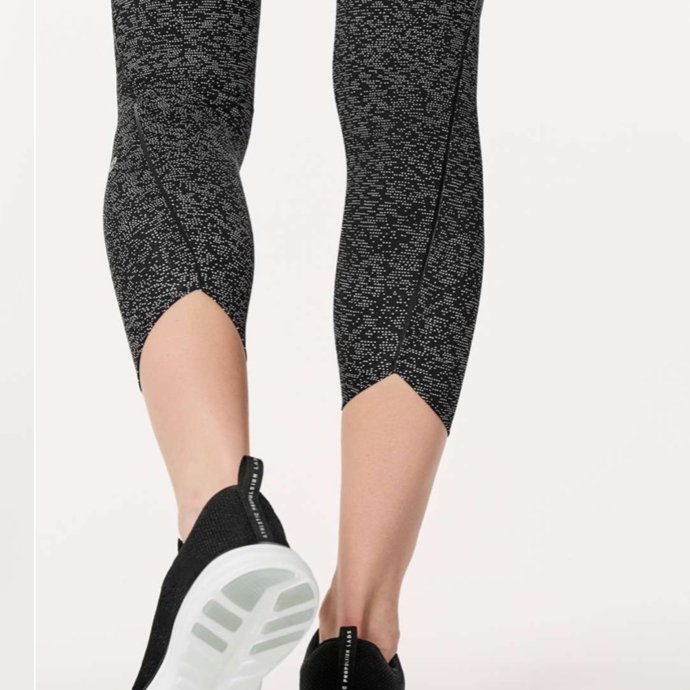 *SOLD*Lululemon Quick Pace 7/8 Cropped Soundwave Alpine Tights Size 6 - Picture 13 of 15